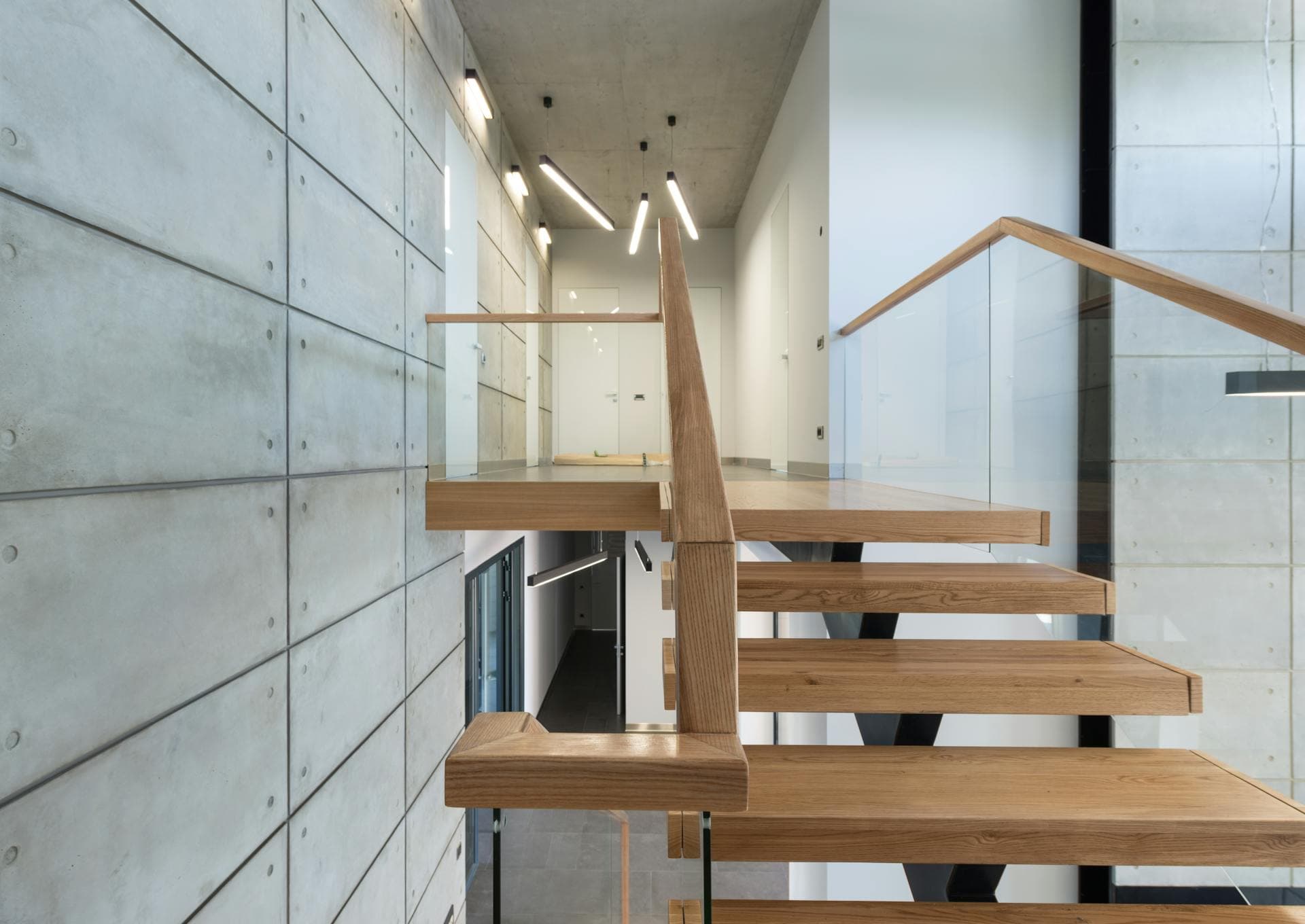 Créer ou rénover un escalier : matériaux, normes et prix